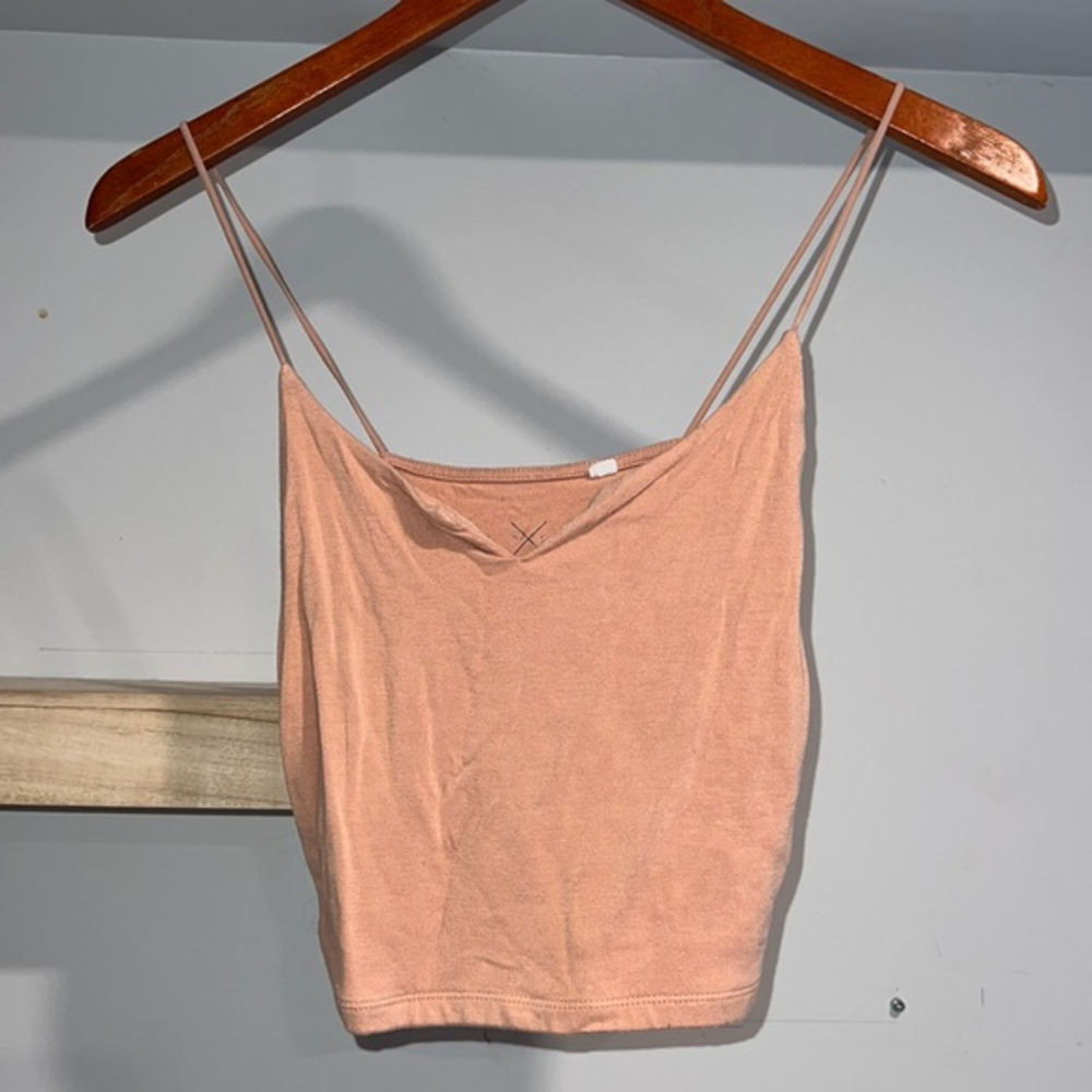 PacSun tan crop top‎ with a cut in the middle